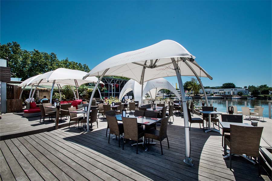 CS-COM-LOM-Branded-Terrace-Marina-Lounge-Bar-Restaurant-FR-04